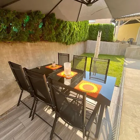 Jack's Place Apartment *